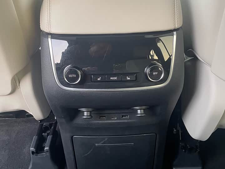 Фото 13 - LiXiang One