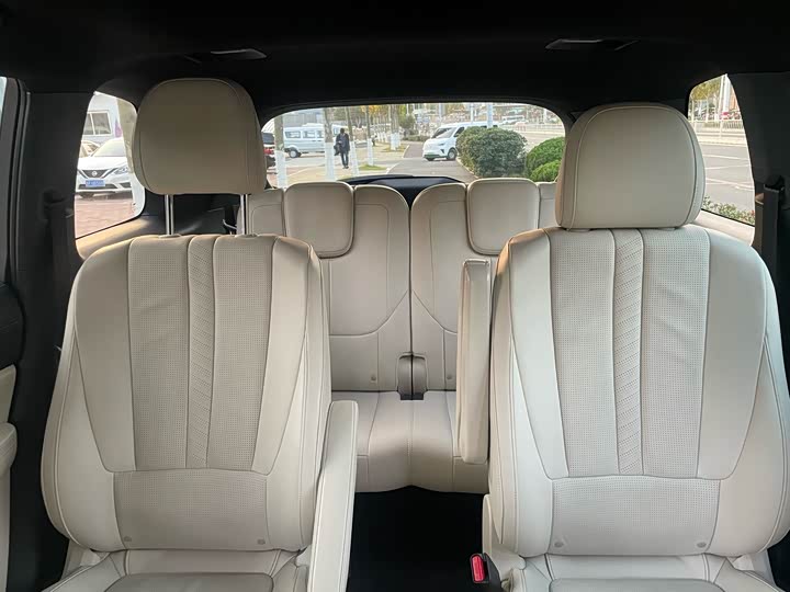 Фото 14 - LiXiang One