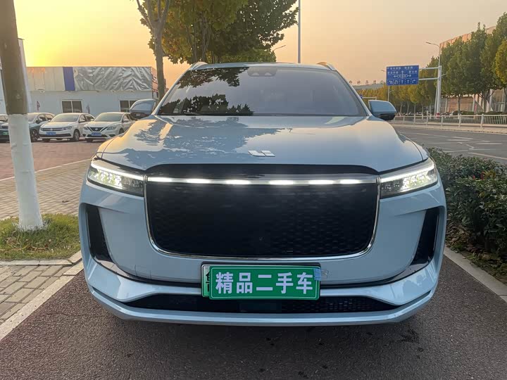 Фото 2 - LiXiang One