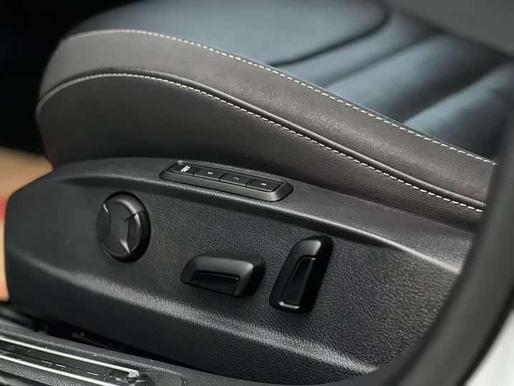 Фото 8 - Volkswagen CC