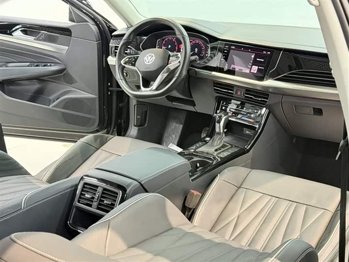 Фото 4 - Volkswagen Passat