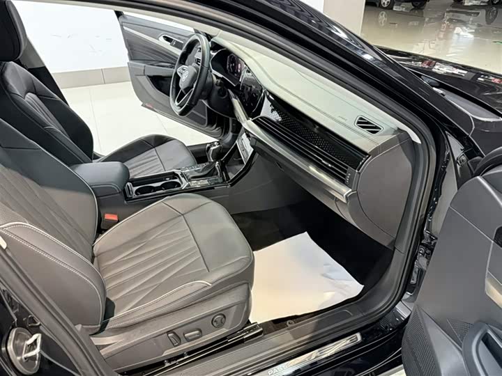 Фото 5 - Volkswagen Passat