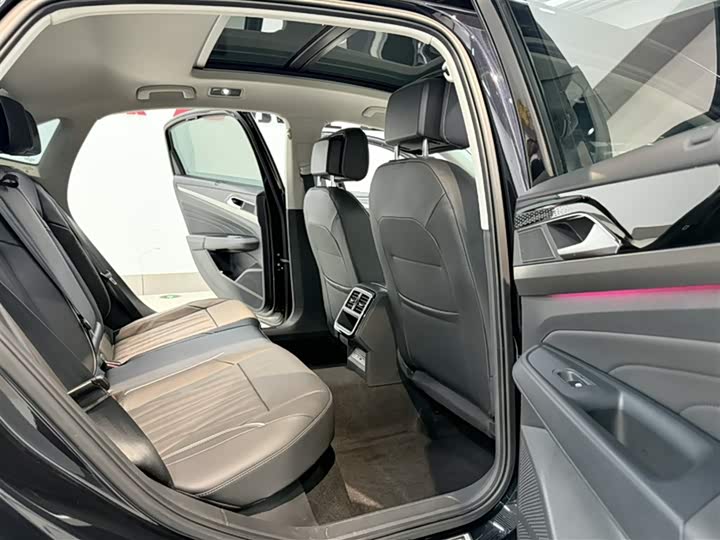 Фото 6 - Volkswagen Passat