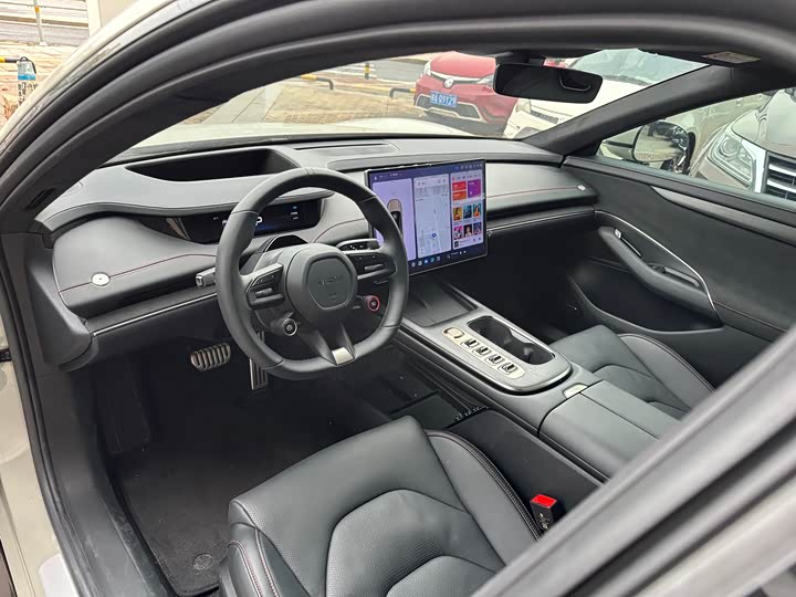 Фото 10 - Xiaomi SU7