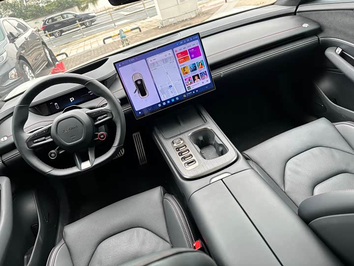 Фото 13 - Xiaomi SU7