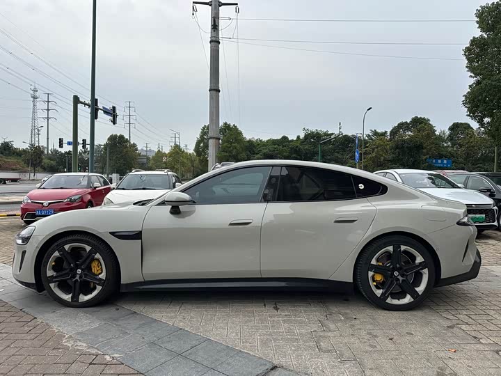 Фото 4 - Xiaomi SU7