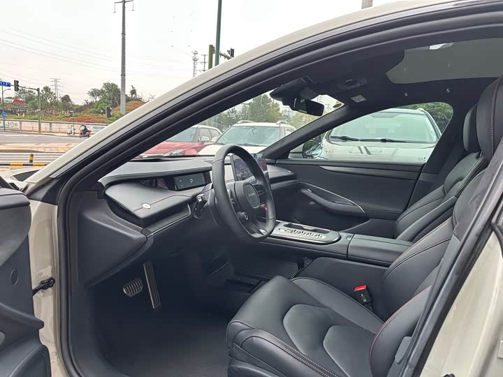 Фото 9 - Xiaomi SU7