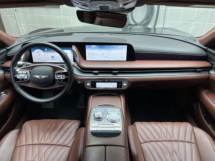 Фото 11 - Genesis G90