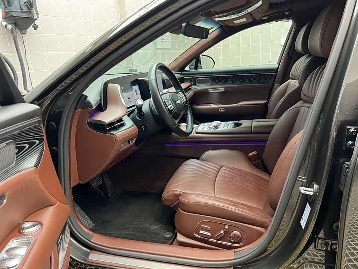 Фото 6 - Genesis G90