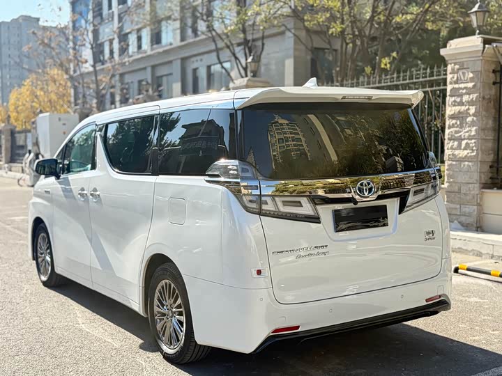 Фото 11 - Toyota Vellfire