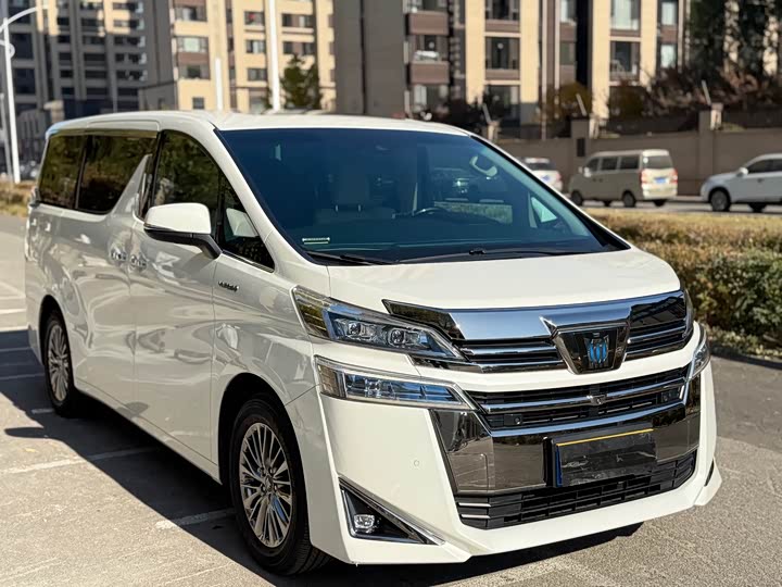 Фото 3 - Toyota Vellfire