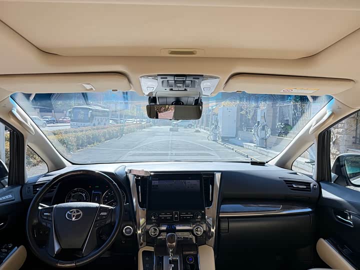 Фото 7 - Toyota Vellfire