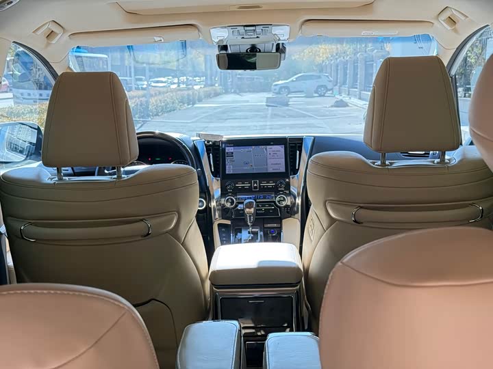 Фото 8 - Toyota Vellfire