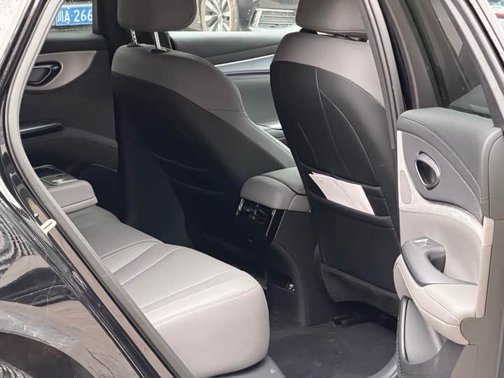 Фото 11 - BYD Seal 07 DM-i Hybrid