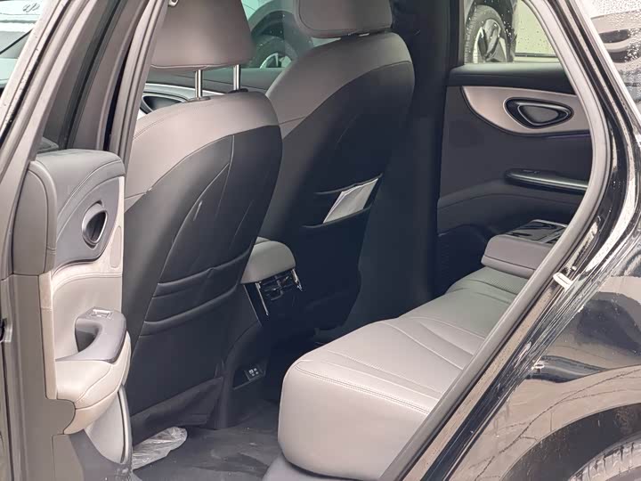 Фото 9 - BYD Seal 07 DM-i Hybrid