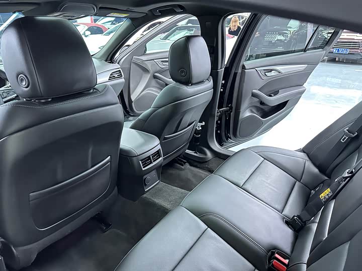 Фото 12 - Cadillac CT5