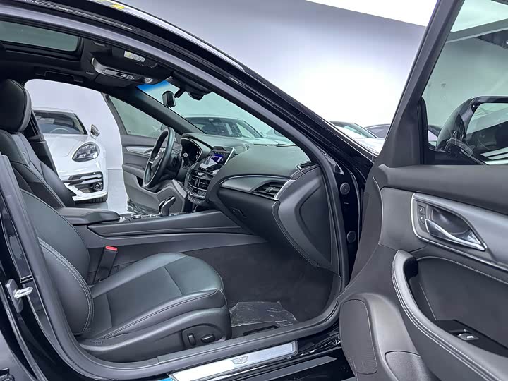 Фото 16 - Cadillac CT5