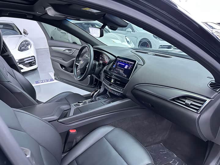 Фото 17 - Cadillac CT5