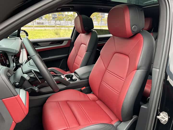 Фото 10 - Porsche Cayenne