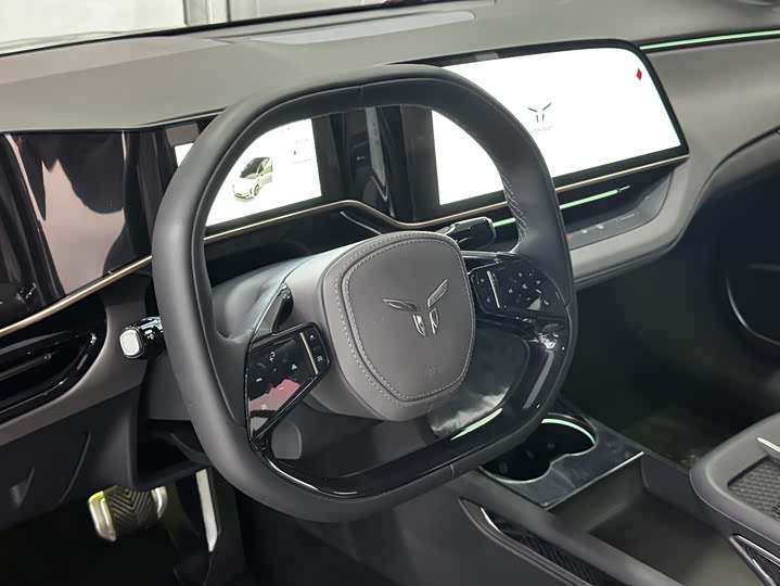 Фото 10 - Hongqi EH7