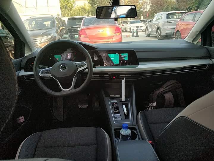 Фото 10 - Volkswagen Golf