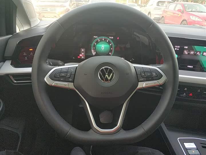 Фото 11 - Volkswagen Golf