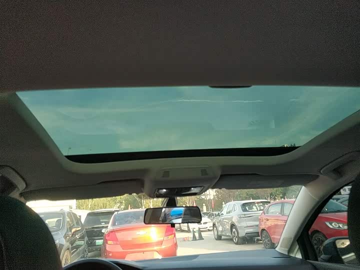 Фото 18 - Volkswagen Golf