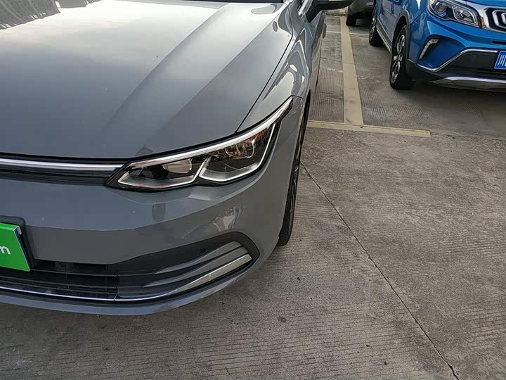 Фото 24 - Volkswagen Golf