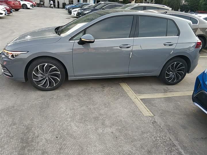 Фото 5 - Volkswagen Golf