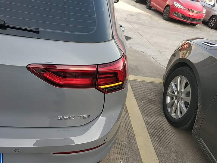 Фото 8 - Volkswagen Golf