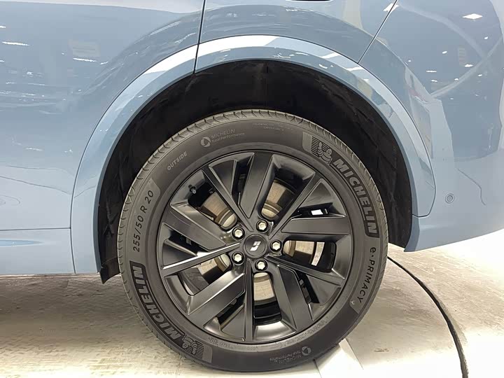 Фото 8 - LiXiang L7