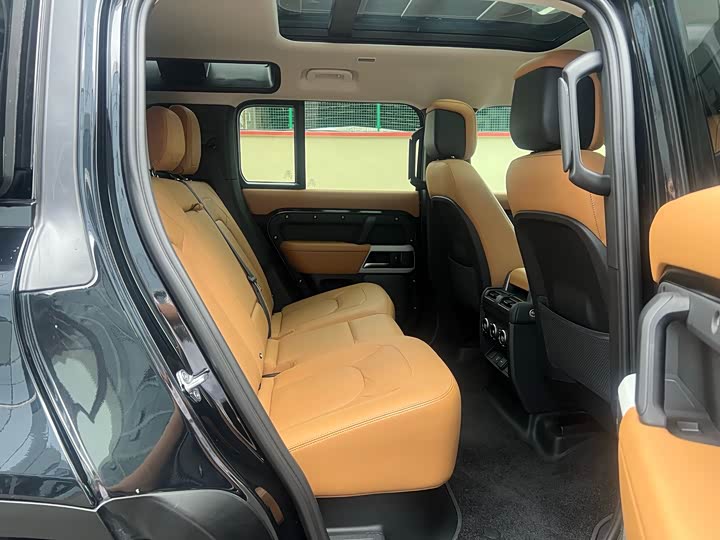 Фото 12 - Land Rover Defender