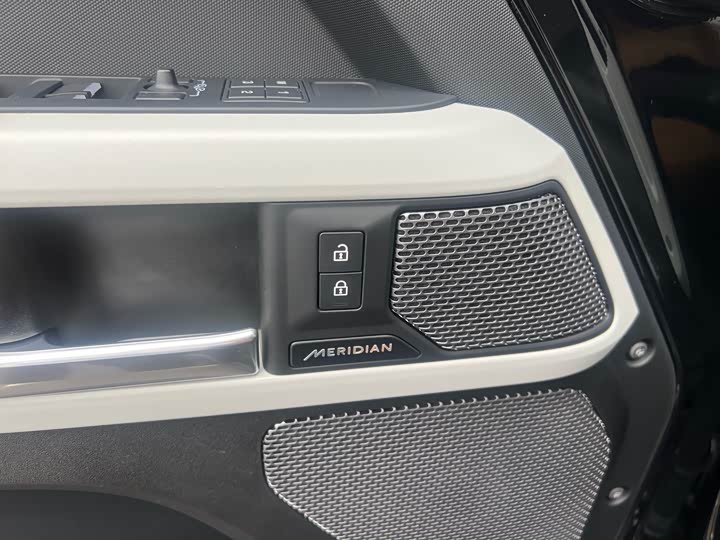 Фото 4 - Land Rover Defender