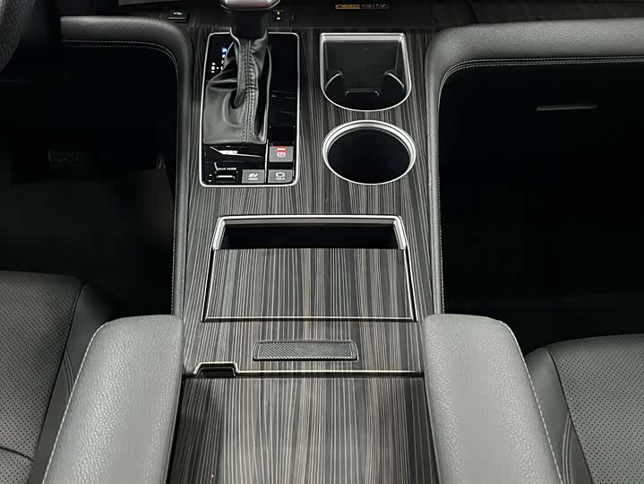 Фото 15 - Toyota Granvia