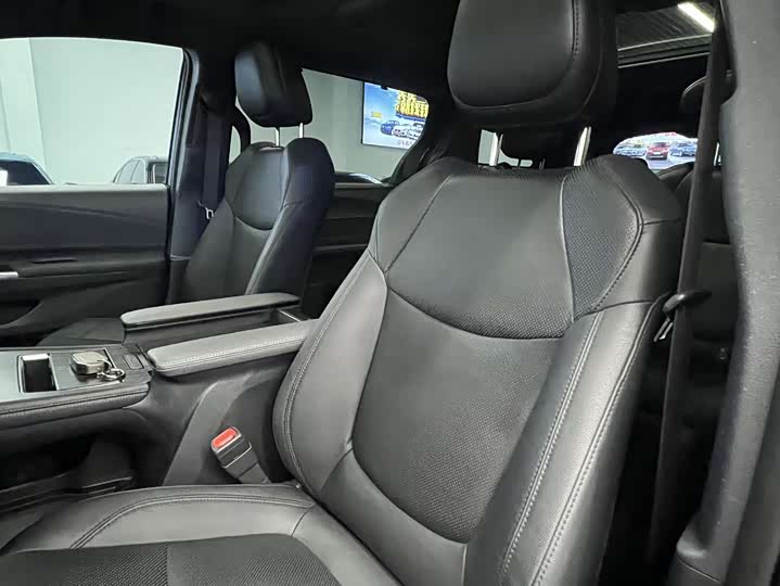 Фото 7 - Toyota Granvia