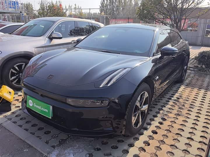 Фото 1 - Zeekr 001