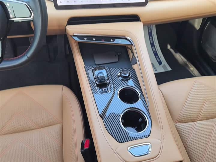 Фото 14 - Zeekr 001