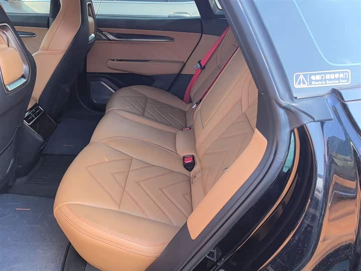 Фото 17 - Zeekr 001