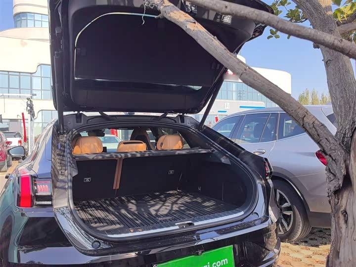 Фото 19 - Zeekr 001