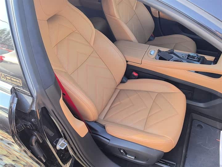 Фото 25 - Zeekr 001