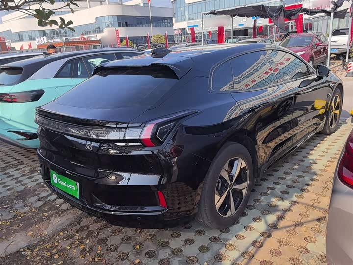 Фото 7 - Zeekr 001