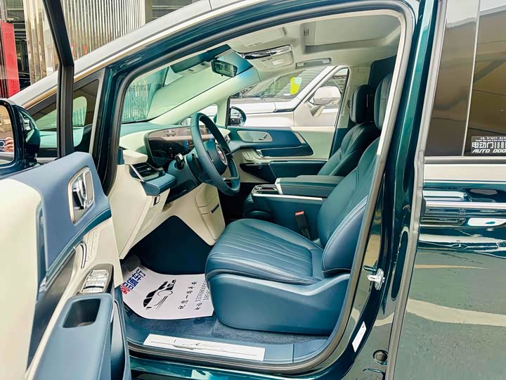 Фото 5 - Buick GL8 Century