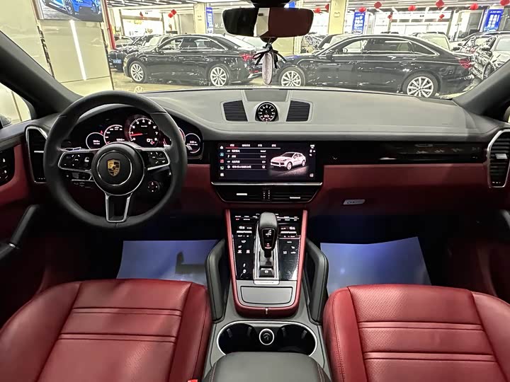 Фото 10 - Porsche Cayenne