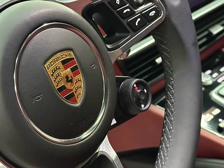 Фото 14 - Porsche Cayenne