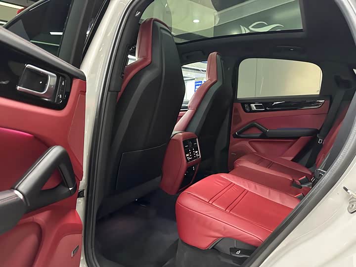 Фото 16 - Porsche Cayenne