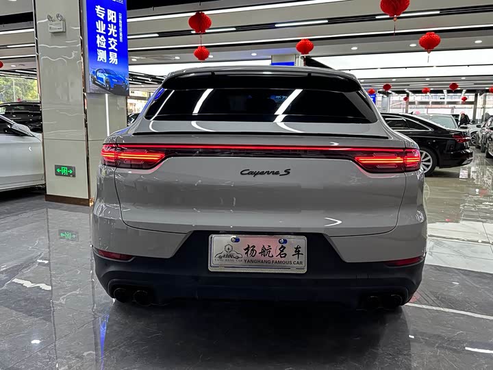 Фото 5 - Porsche Cayenne