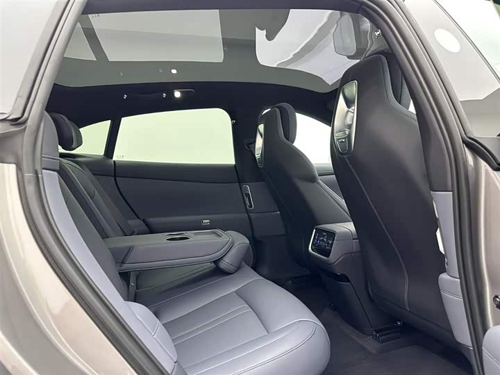 Фото 19 - Xiaomi YU7