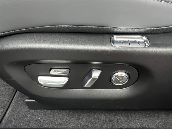 Фото 22 - Xiaomi YU7