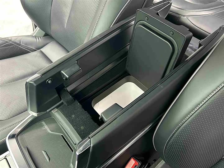 Фото 13 - HiPhi Y