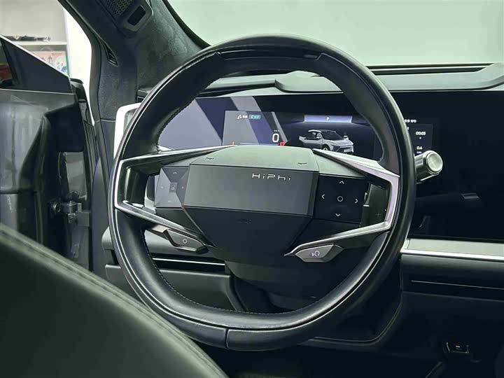 Фото 14 - HiPhi Y